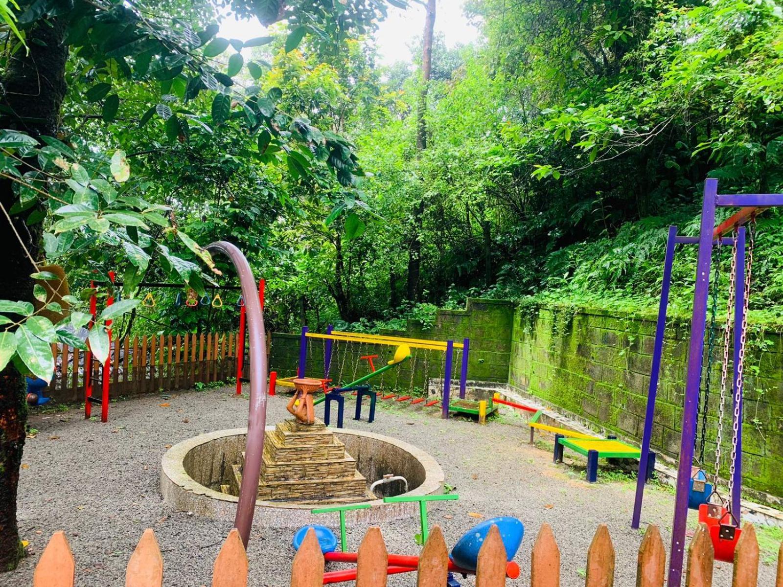 The Mountain Shades Resort Madikeri Buitenkant foto