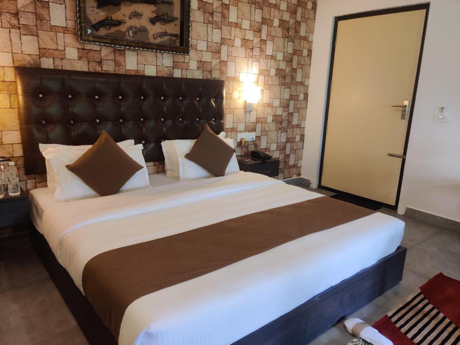 The Mountain Shades Resort Madikeri Buitenkant foto