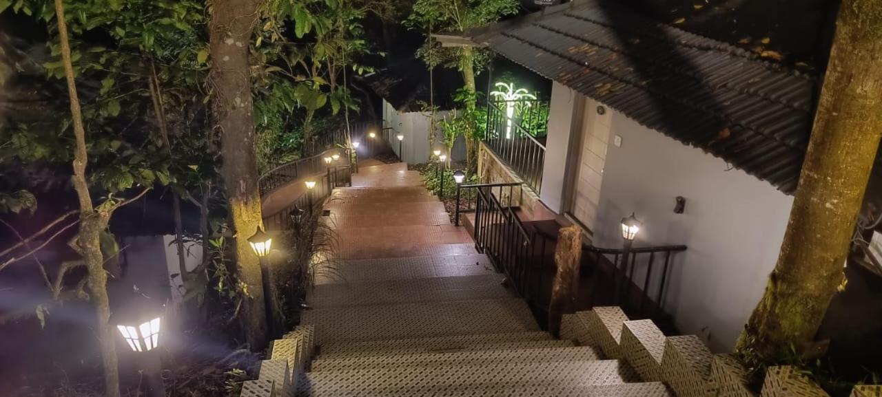 The Mountain Shades Resort Madikeri Buitenkant foto