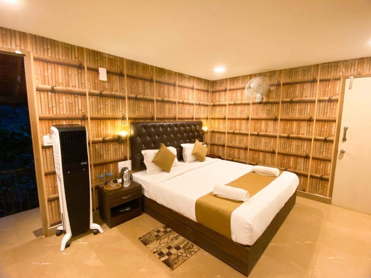 The Mountain Shades Resort Madikeri Buitenkant foto