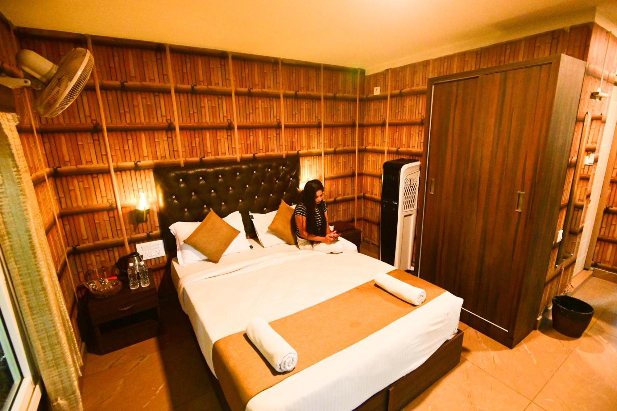 The Mountain Shades Resort Madikeri Buitenkant foto