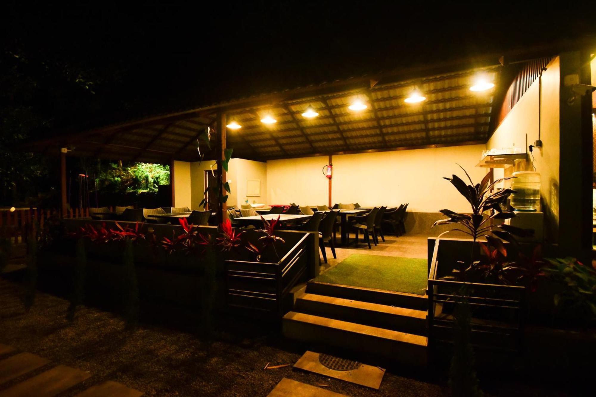 The Mountain Shades Resort Madikeri Buitenkant foto