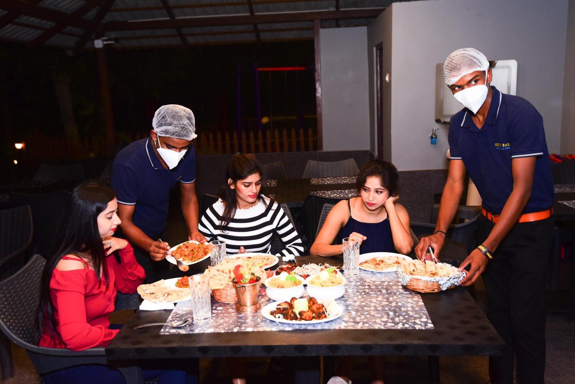 The Mountain Shades Resort Madikeri Buitenkant foto
