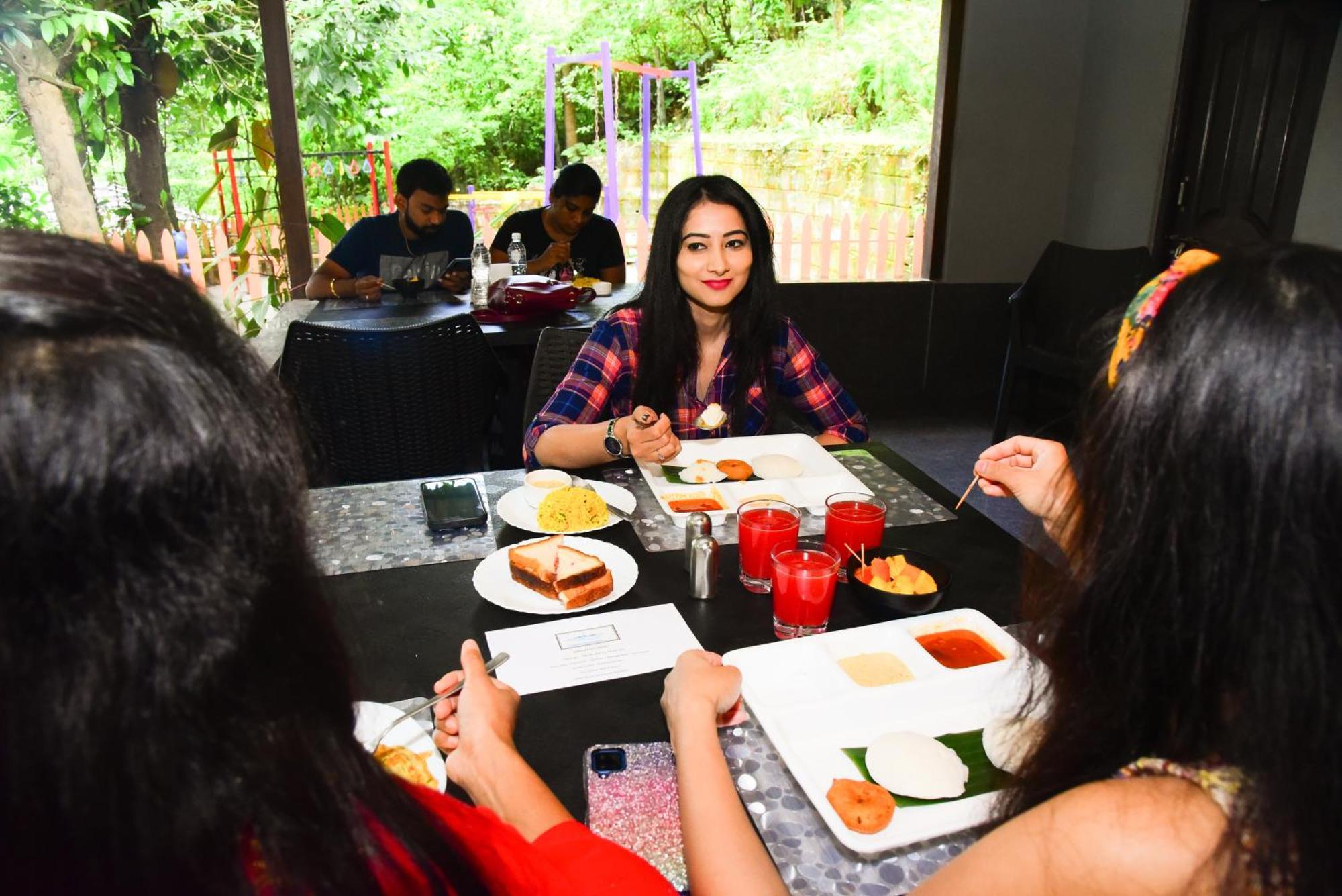 The Mountain Shades Resort Madikeri Buitenkant foto
