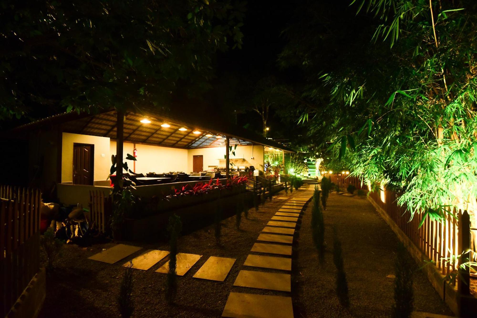 The Mountain Shades Resort Madikeri Buitenkant foto