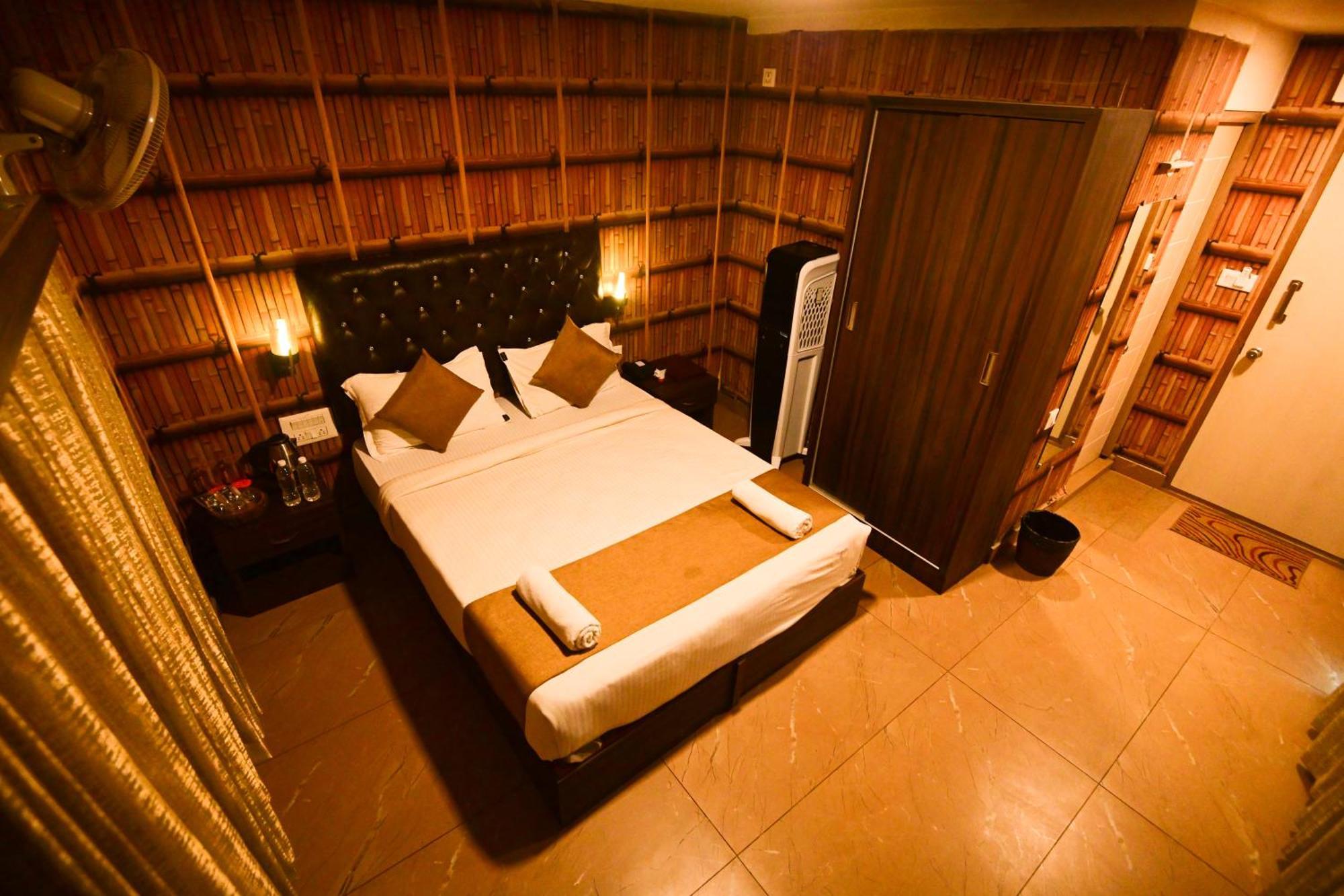 The Mountain Shades Resort Madikeri Buitenkant foto